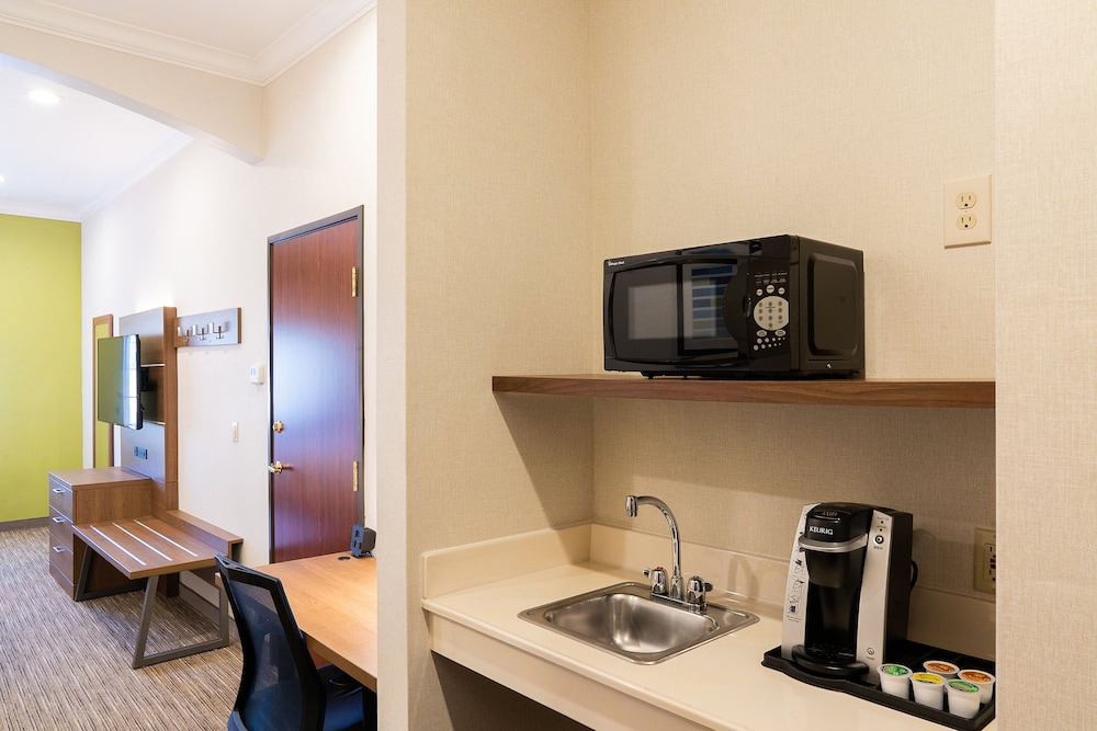 Suite, 1 King Bed, Non Smoking - Photo 7