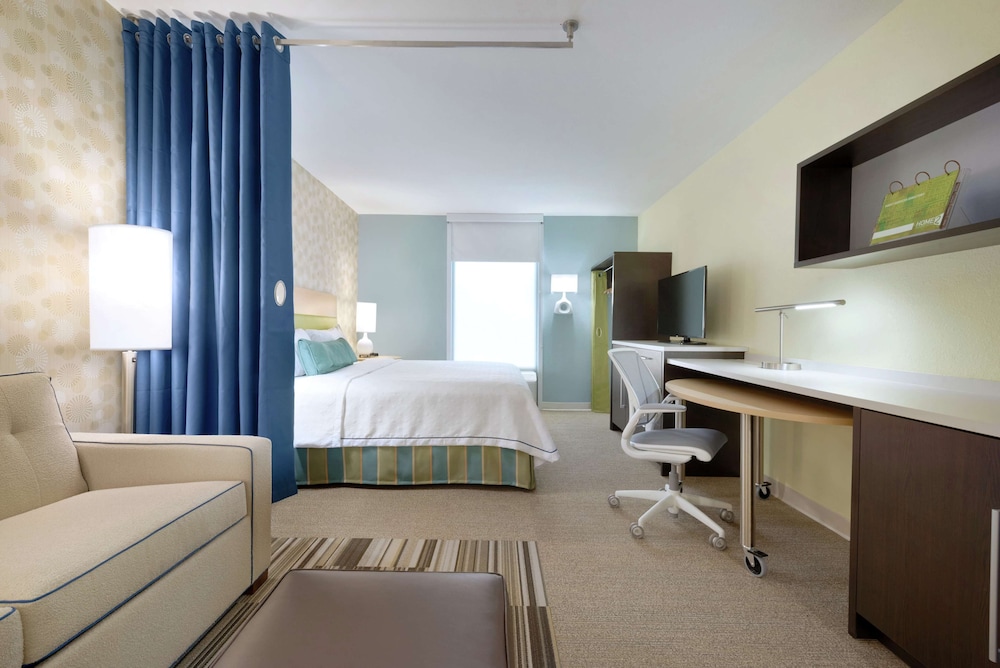 Studio, 1 King Bed, Accessible, Bathtub photo 1