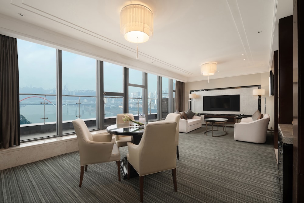 Suite, 1 Bedroom (Duplex) - Photo 3