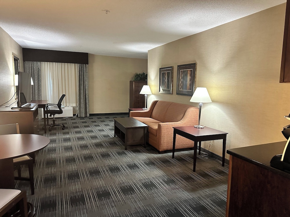 Suite, 2 Queen Beds - Photo 3