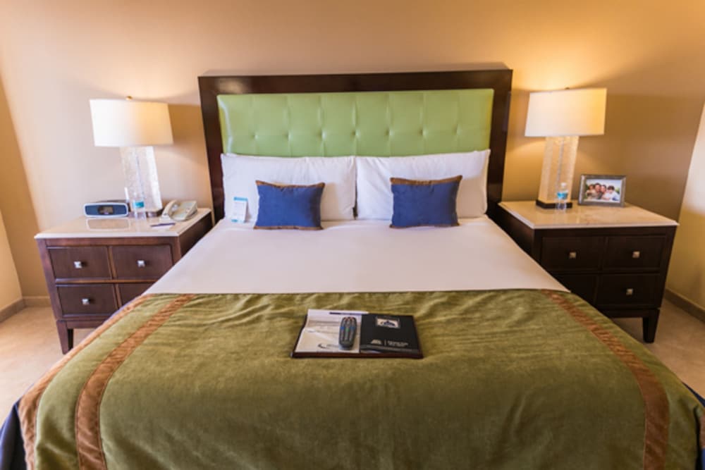 Deluxe Ocean View King - Photo 1
