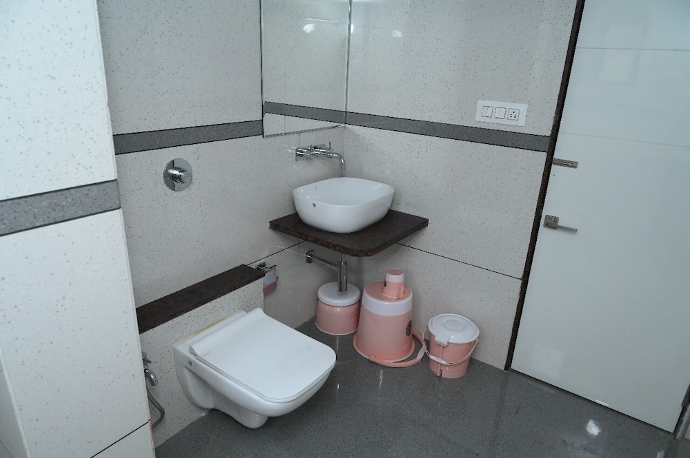 Deluxe Room, City View