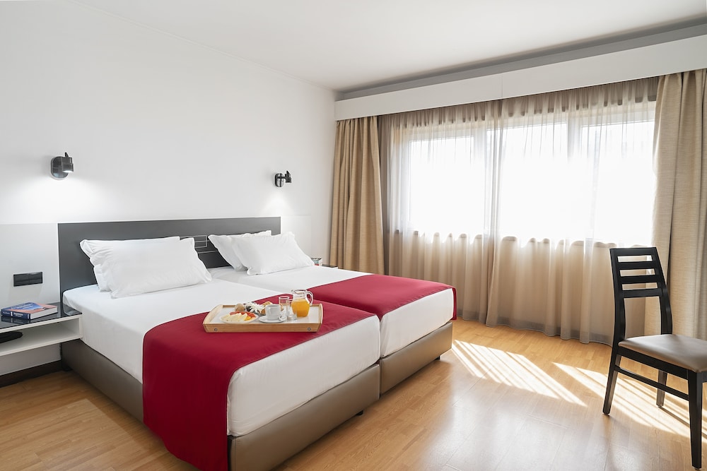 Twin Room - Photo 3