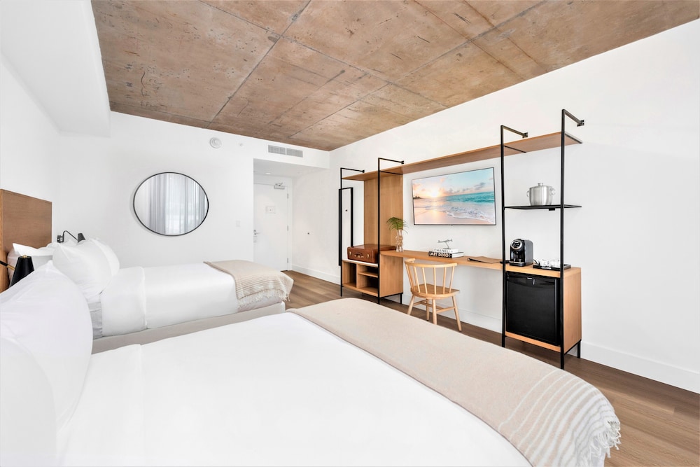 Club Double Room - Photo 6