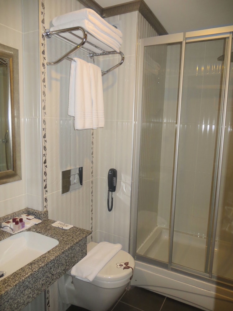 Economy Double or Twin Room - Photo 8