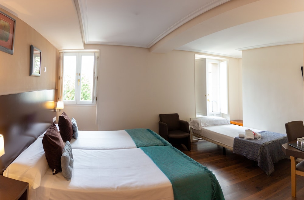 Triple - Attic - Photo 1