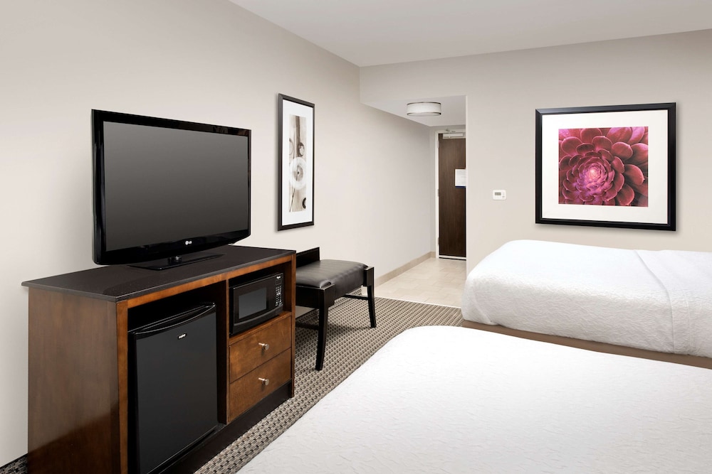 Room, 2 Queen Beds, Accessible, Bathtub (Mobility) - Photo 1