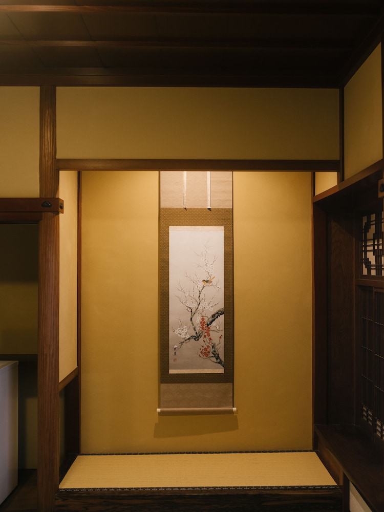 Superior Japanese Style Room - Photo 8