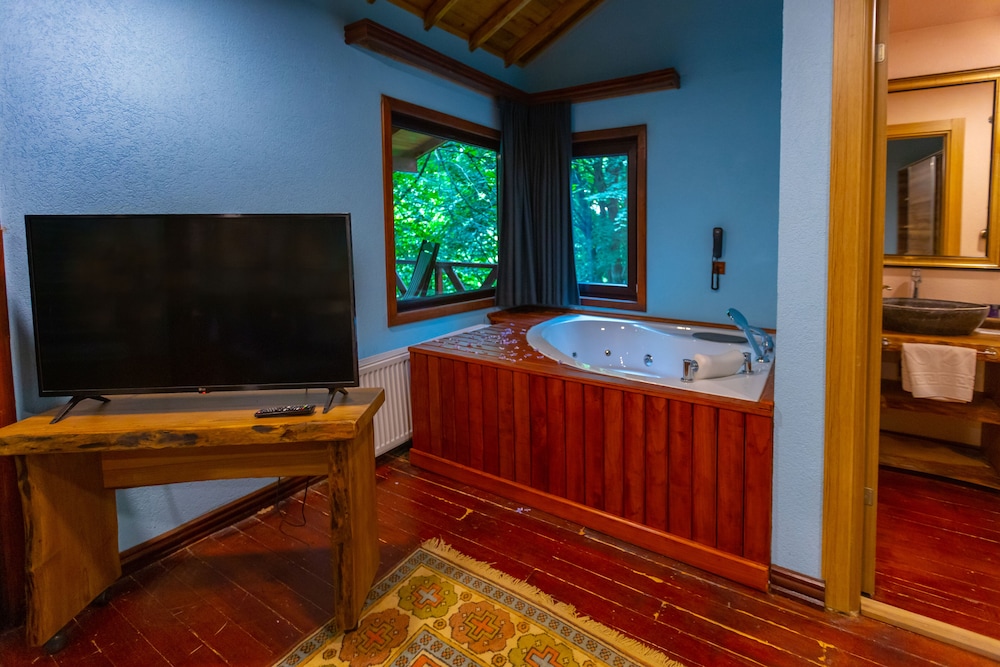 Luxury Tree House