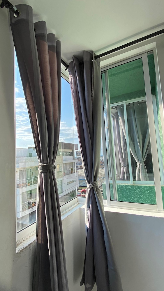 Family Twin Room, City View photo 3