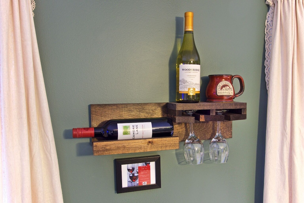 Cascade Full King Suite photo 3