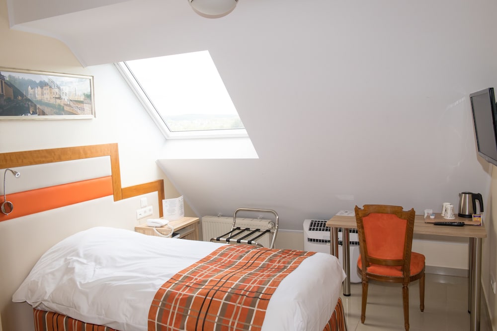 Economy Single Room, 1 Twin Bed photo 3