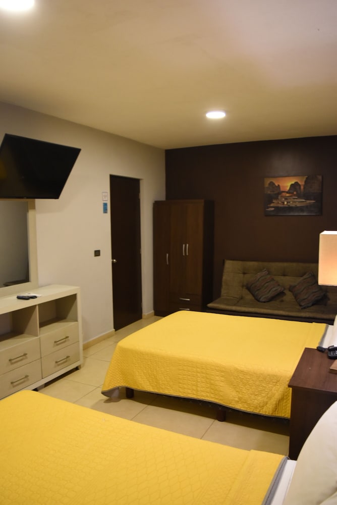 Basic Suite photo 3