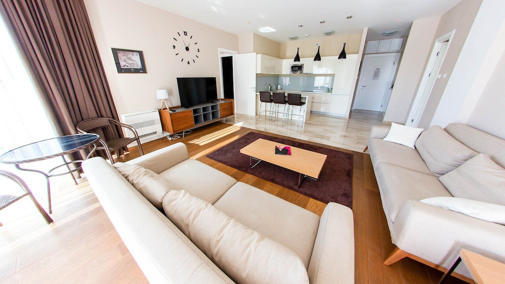 Luxury Apartment, 2 Bedrooms, Sea View photo 3