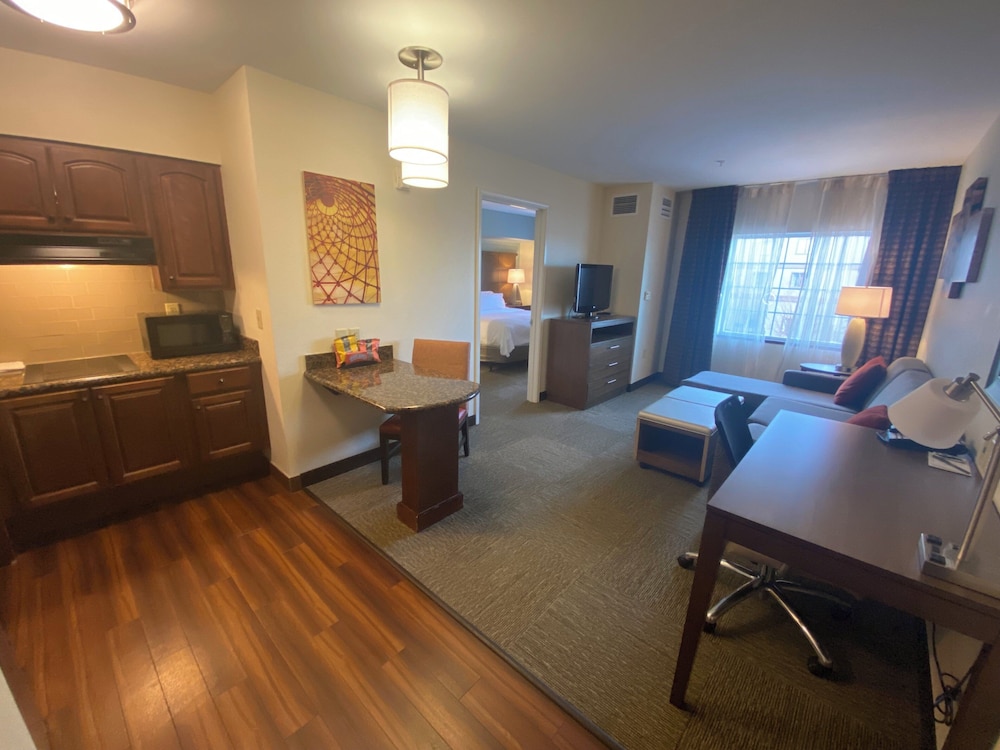 Suite, 1 King Bed, Accessible, Kitchen - Photo 3