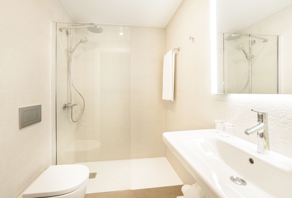 Double Room, Balcony (3 adults) - Photo 8
