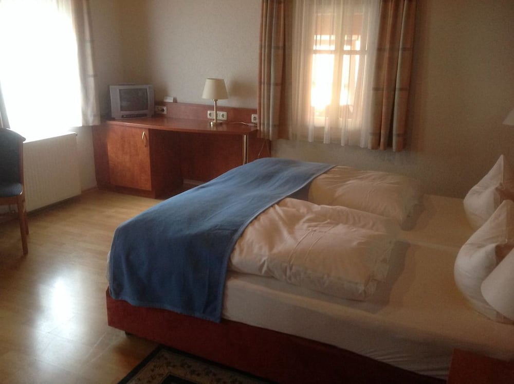 Double Room - Photo 7