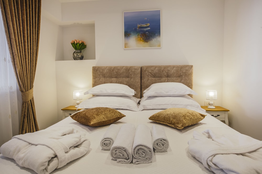 Standard Double or Twin Room, 1 Queen Bed