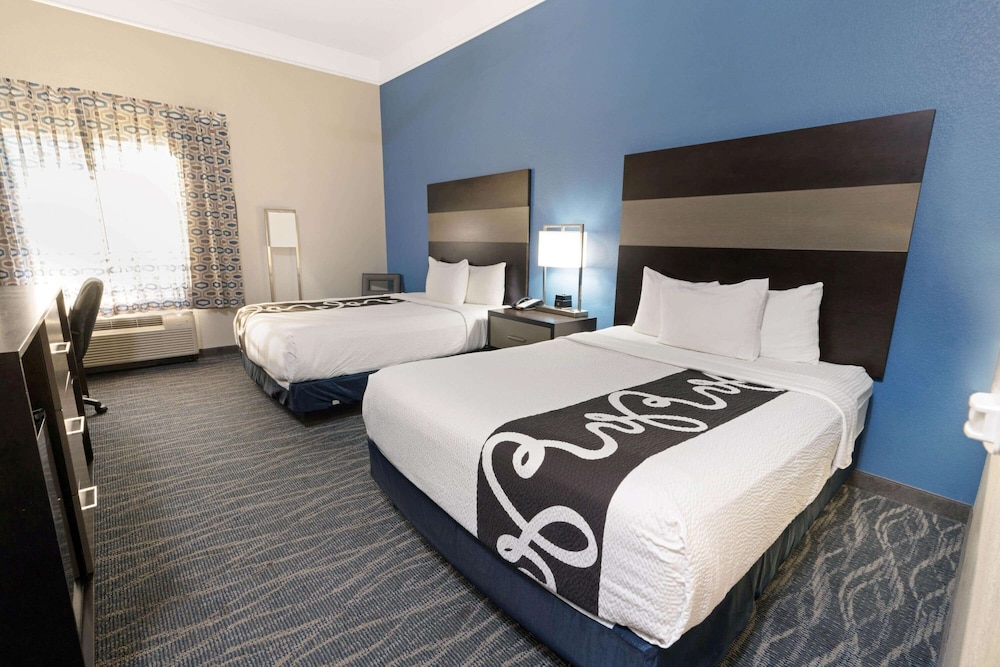 Room, 2 Queen Beds, Non Smoking - Photo 2
