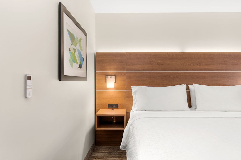 Standard Room, 1 King Bed with Sofa bed, Accessible (Communications, Accessible Tub) - Photo 2