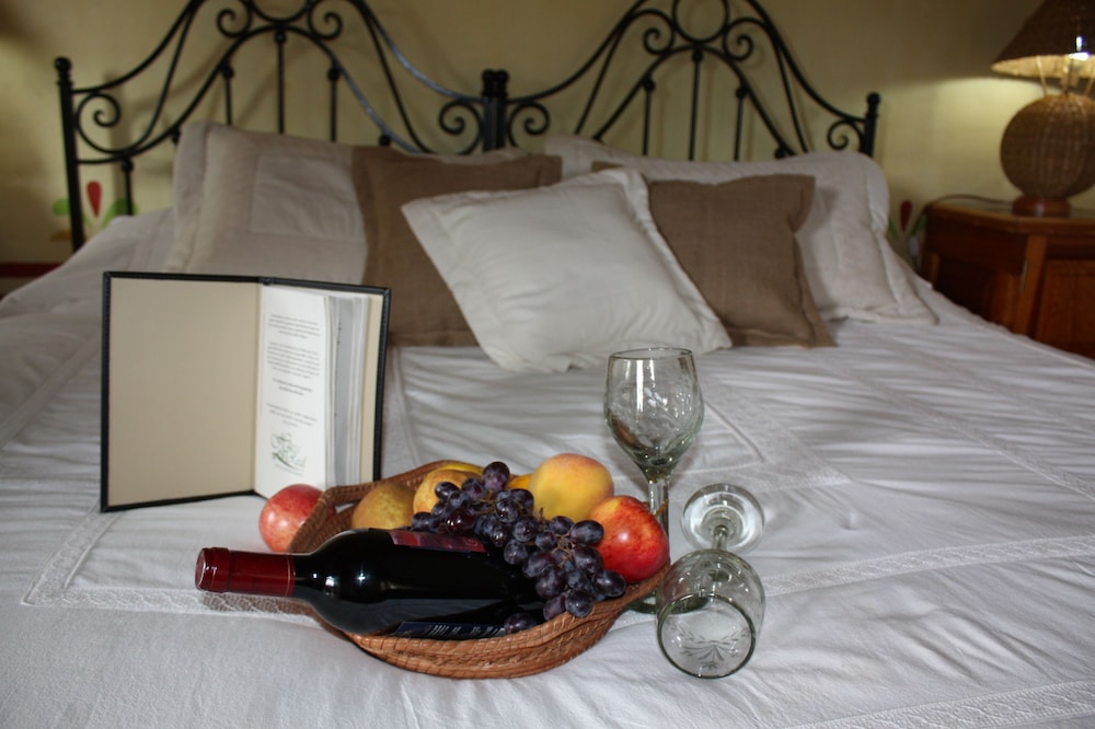 Standard Room, 1 King Bed, Fireplace, Garden View (Alcatraz) photo 2