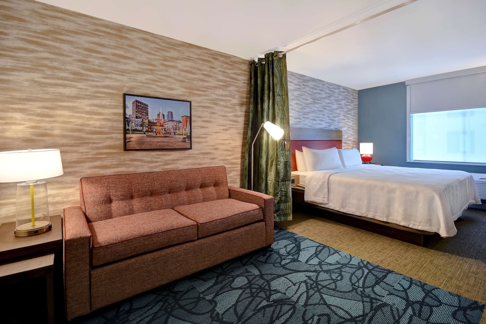 Studio, 1 King Bed, Accessible (Mobility & Hearing, Roll-in Shower)