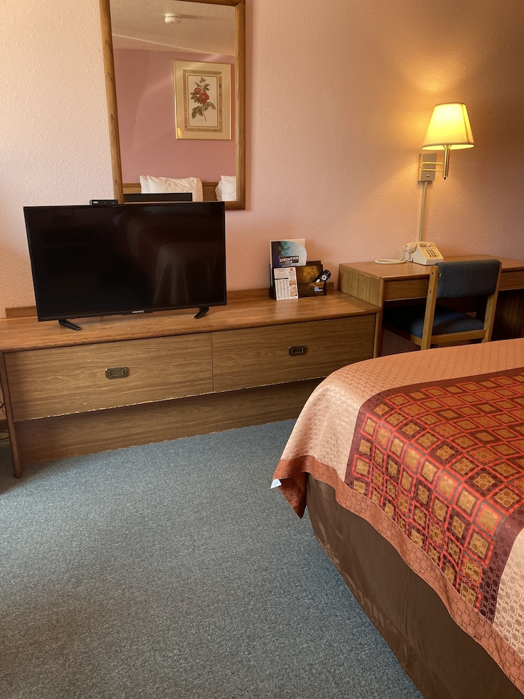 Luxury Single Room, 1 Queen Bed, Non Smoking, Garden View photo 2