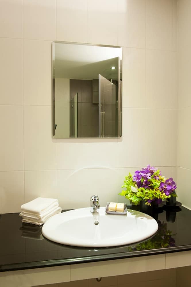 Premier Deluxe Room - Photo 5