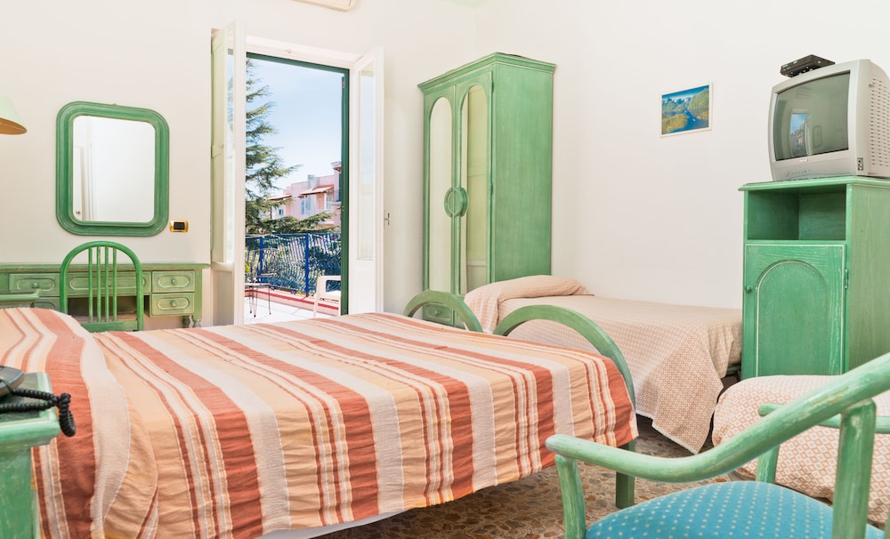 Superior Double or Twin Room - Photo 7
