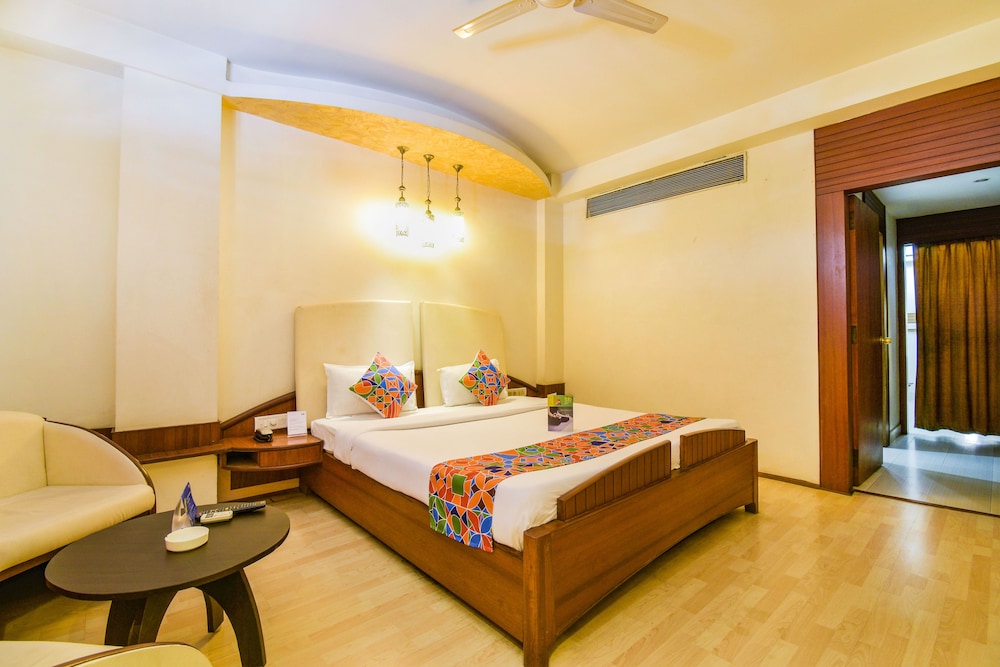 Suite, 1 King Bed photo 1
