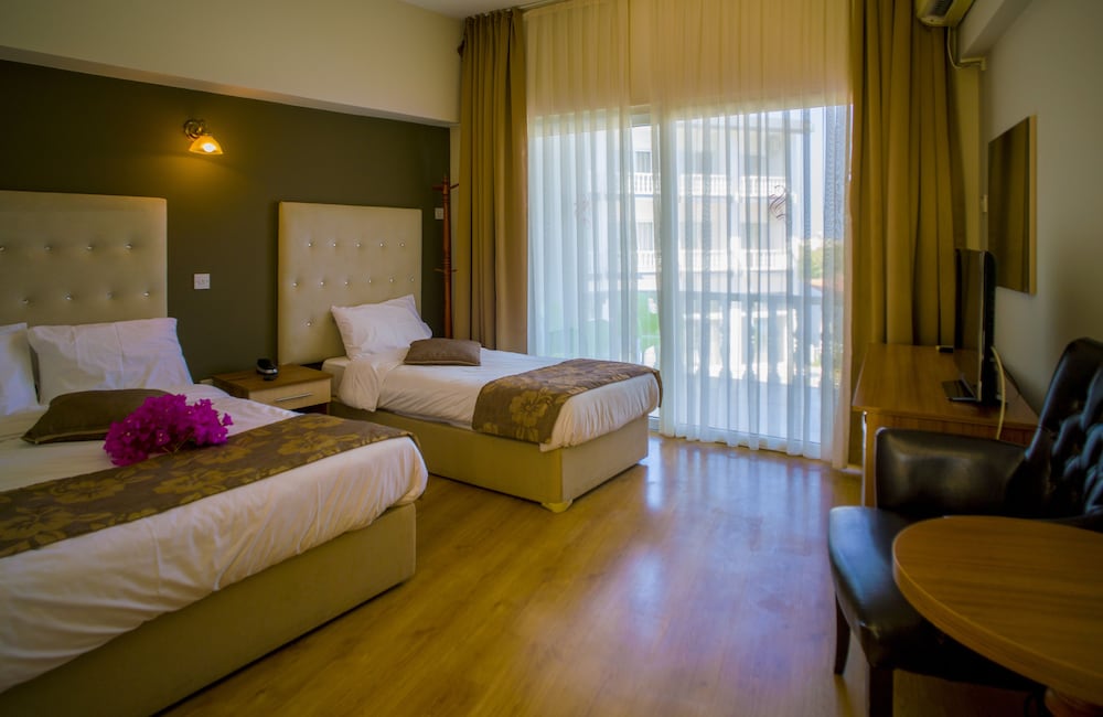 Room, Sea View - Photo 1