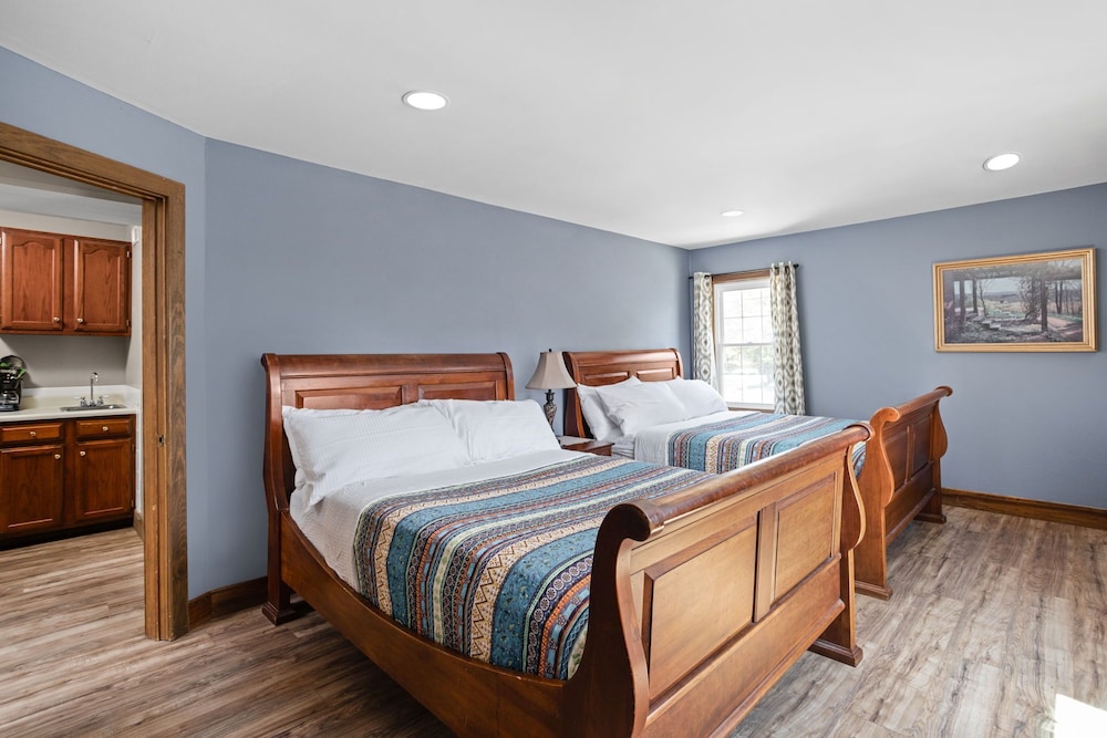 Premium Suite, 2 Queen Beds photo 1
