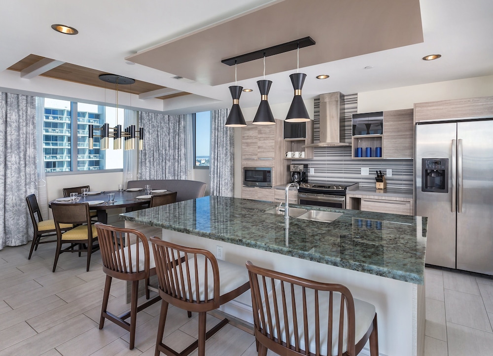 Presidential Condo, 2 Bedrooms, Kitchen photo 3
