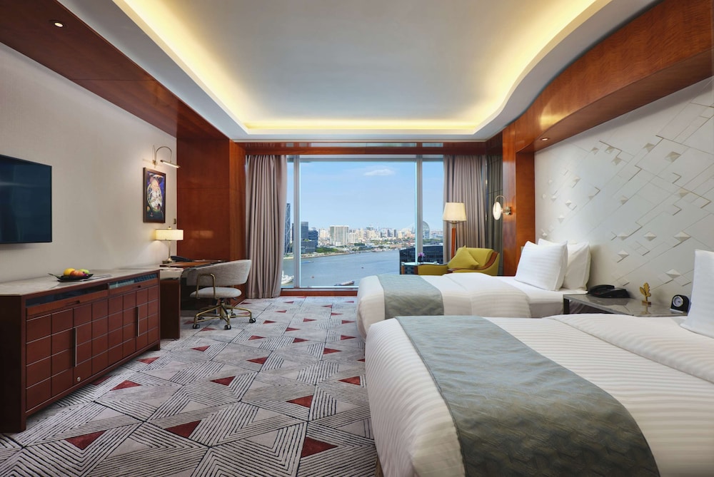 Club Bund View Twin Room