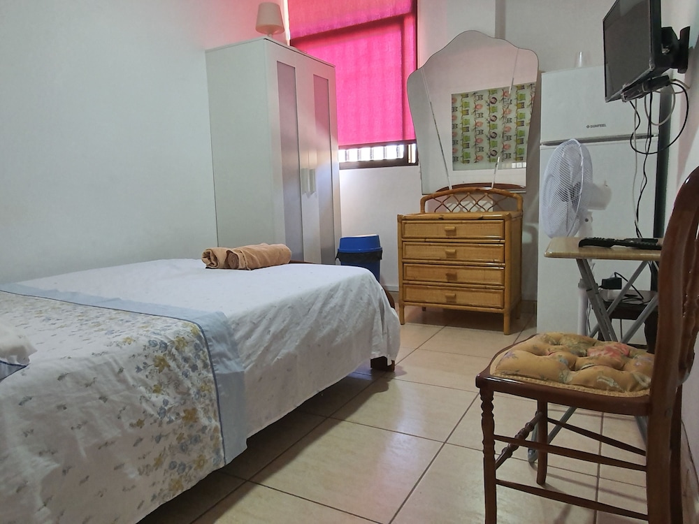Habitación Privada Dorama 2 con Wifi Gratis y Baño Compartido (Una Cama Matrimonial Individual) con Vista