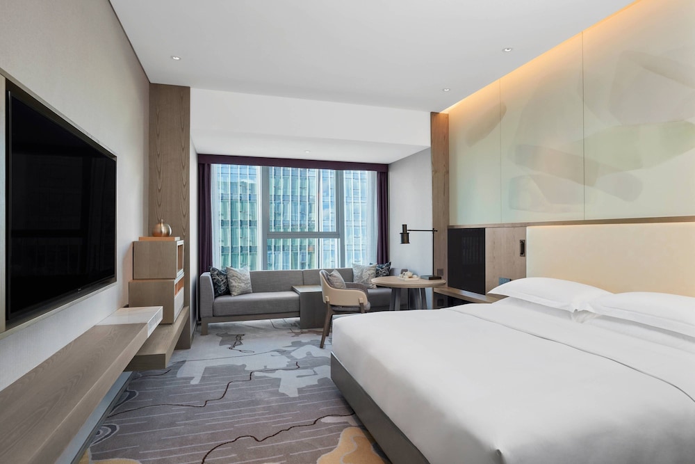 Room, 1 King Bed, City View - Photo 1