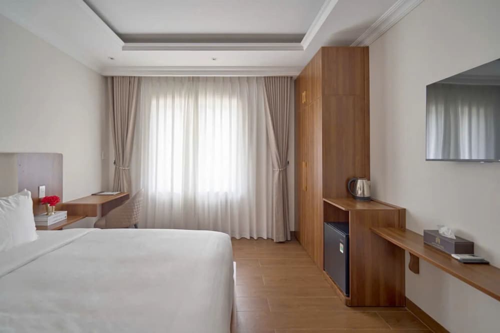 Deluxe Double Room, City View