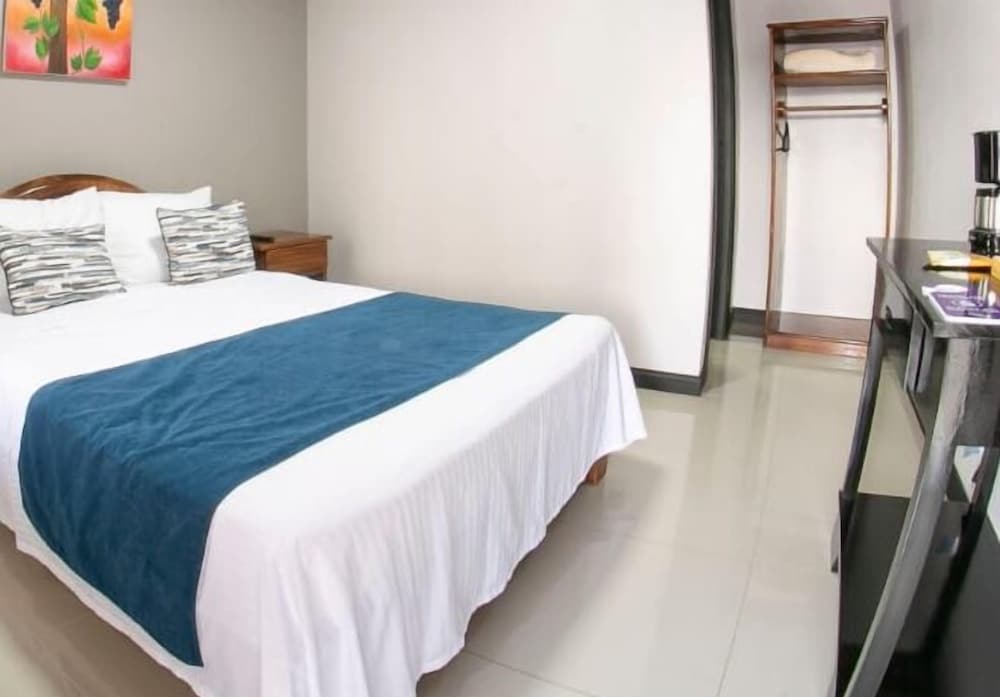 Basic Double Room photo 3