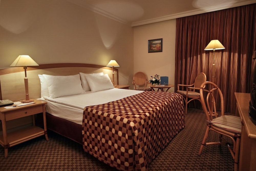 Superior Room, 1 King Bed, Non Smoking - Photo 5