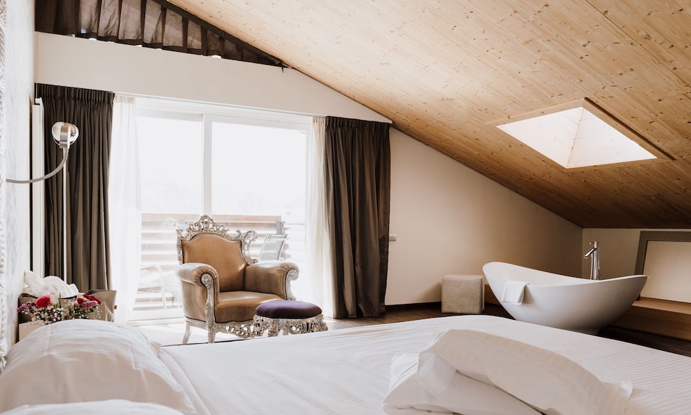 Exclusive Suite - Photo 10