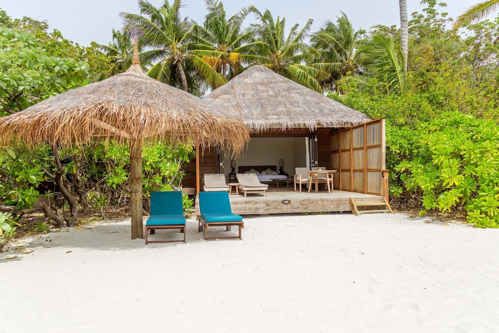 Jacuzzi Beach Villa photo 2