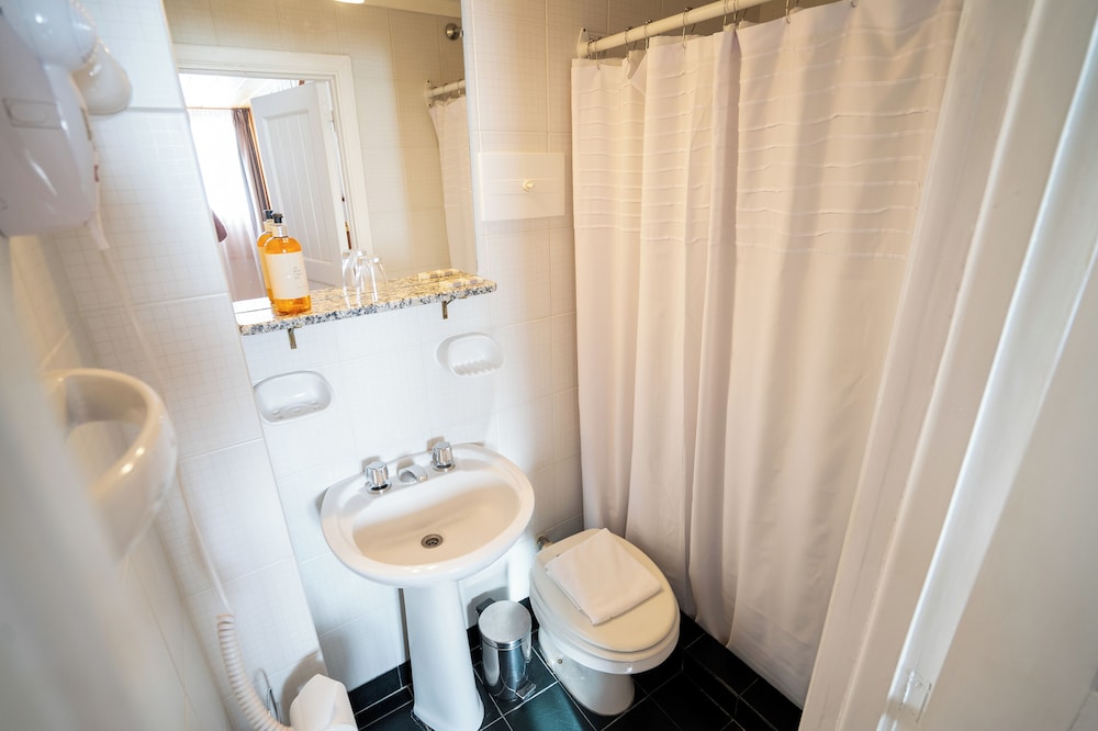 Standard Room, 2 Twin Beds photo 2
