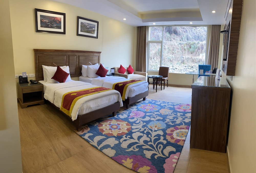 Deluxe Room (Deluxe Hill View Room) - Photo 3