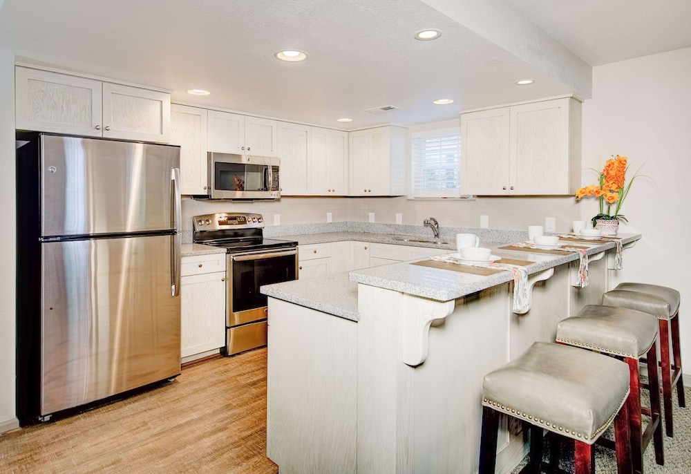 2 Bedroom 2 Kg Or Kg/Qn Suite With Balcony