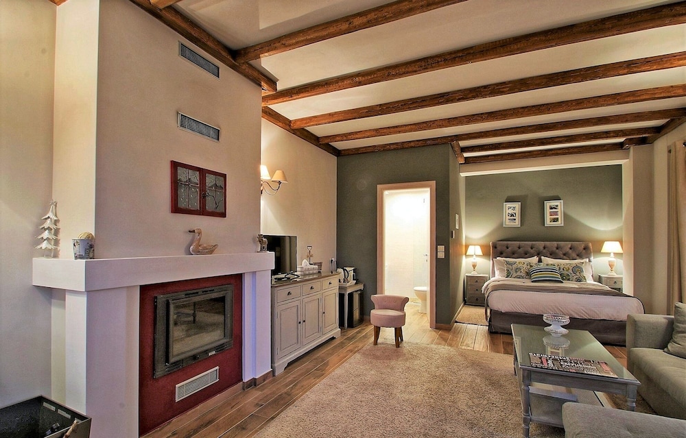 Premium Deluxe Suite with Fireplace