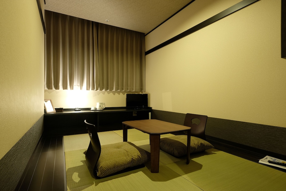 Western Japanese Style Twin Room photo 3
