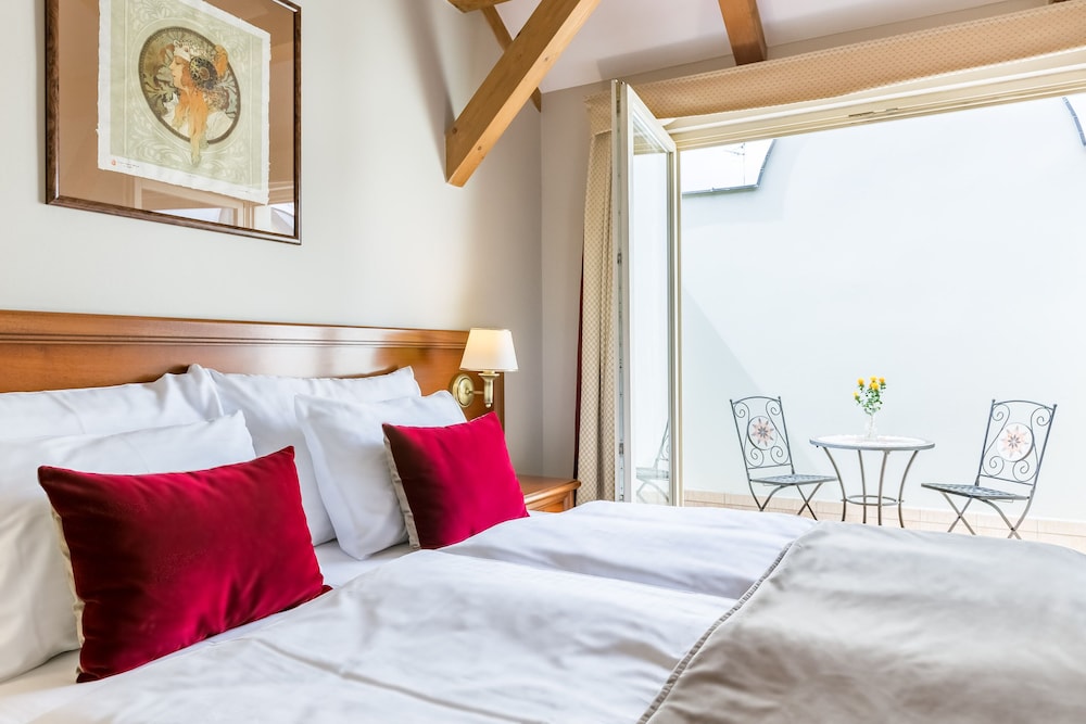 Attic Double Room with Patio