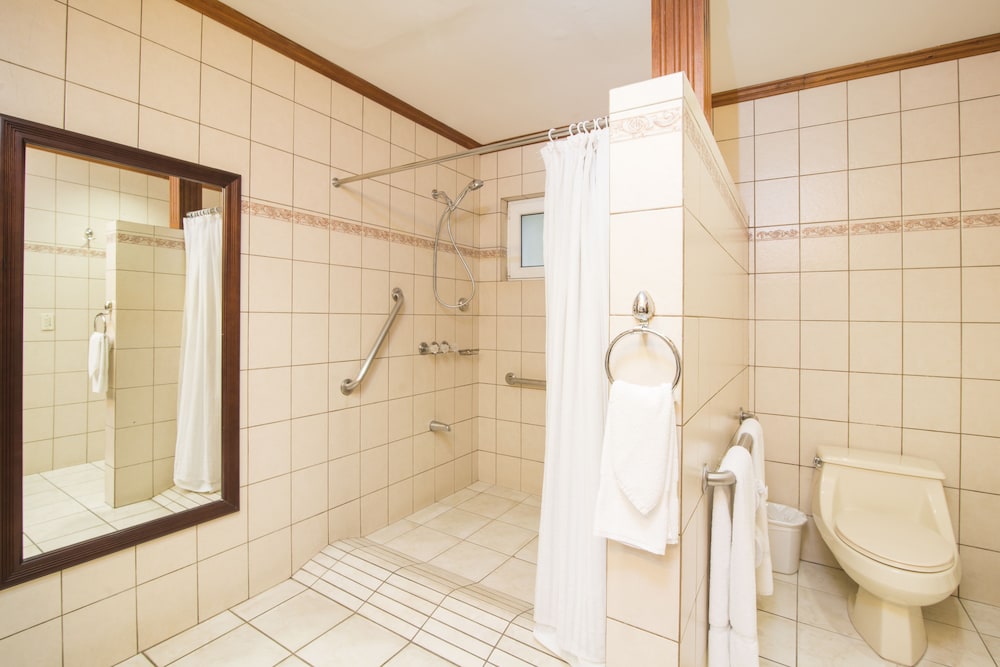 Full Suite - Photo 2