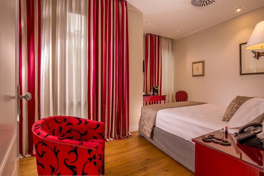 Superior Double Room Single Use photo 2