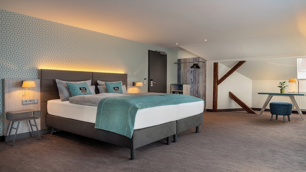 Premium Room, 1 Queen Bed with Sofa bed